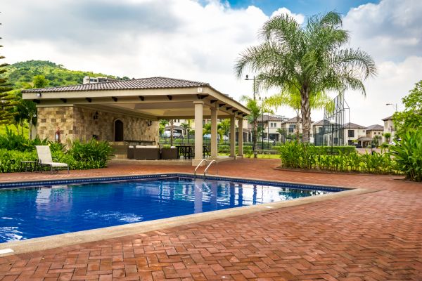 Pool Area Enlargement in Bend
